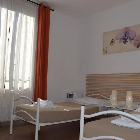 Hostel Mia *